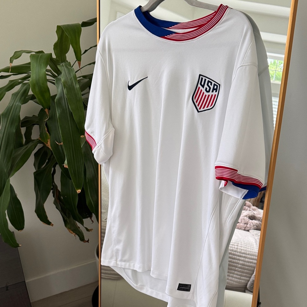 Nike White and Red Men's Jersey